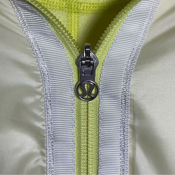 Lululemon Run Bundle Up Jacket without Luxechange Hood Clarity Yellow 6 - Picture 3 of 10